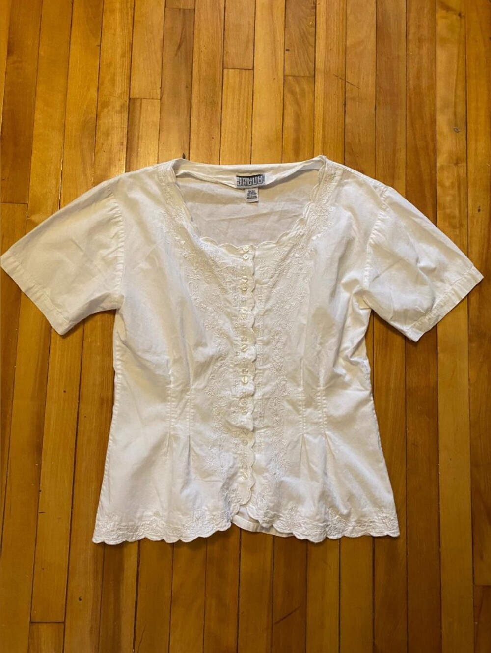 Vintage 100% Cotton Blouse Bourdier Anglaise Embroidered Button Scalloped Fitted